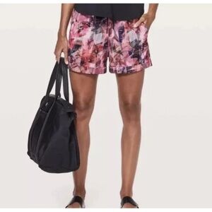 Lululemon Spring Break Away Sun Dazed Multi Pink Cuffed Shorts Size 2